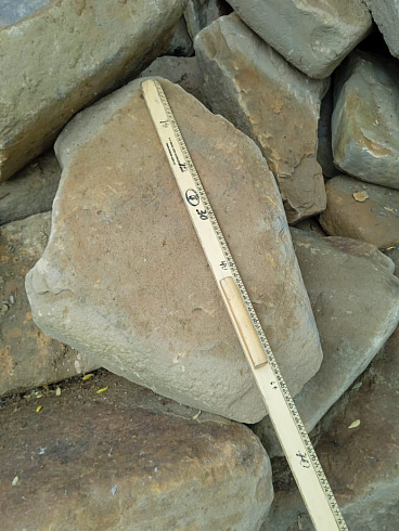 Kamenclub.ru: Песчаник для мощения дорожек, площадок, парковок ( фр 5-10 см)  купить в Московской области песчаник  серый желтый коричневый рыжий песчаник оголтованный окатанный 6500 руб/т   фото КАМЕНЬ КЛУБ