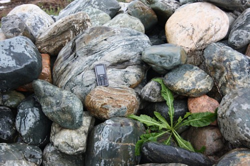 Kamenclub.ru: Ландшафтные валунчики фр.100-500 мм.  купить в Московской области крупный природный камень серый, темно-серый, светло-серый речной валун крупный 4800 руб/т   фото КАМЕНЬ КЛУБ