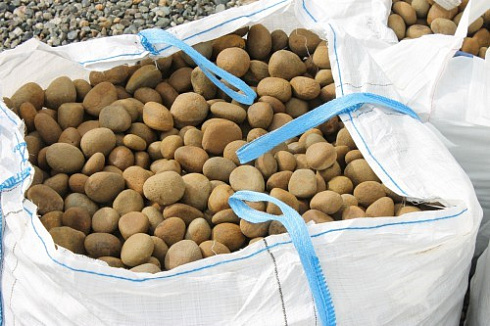 Kamenclub.ru: Песчаник ядра, фр. 100-300 мм  купить в Московской области песчаник бежевый серый рыжий речная галька 5 000 руб/т   фото КАМЕНЬ КЛУБ