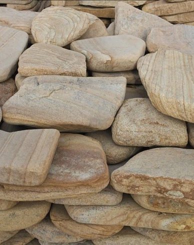 Kamenclub.ru: Песчаник пластушка галтованный желтый с рисунком (3 см)  купить в Московской области плитняк - пластушка желтый песчаник 21000 руб/м3   фото КАМЕНЬ КЛУБ