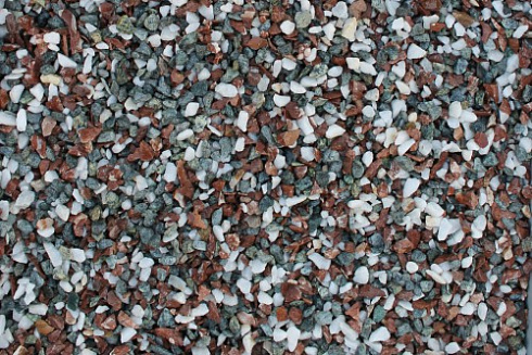 Kamenclub.ru: Мраморная крошка (щебень крошка микс: белый-зеленый-розовый) фр. 10-20 мм.  купить в Московской области мрамор белый, зеленый, розовый декоративный ландшафтный колотый щебень 12000 руб/т   фото КАМЕНЬ КЛУБ