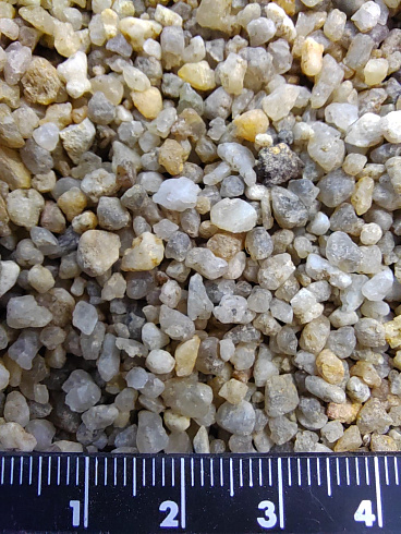 Кварцевый песок для площадок фр. 2-5 мм.  купить в Московской области фото Камень Клуб