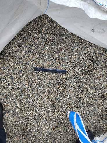 Kamenclub.ru: Галька речная окат (серая) фр.5-10 мм купить  в Московской области галька речная серая, серый, темно-серый, светло-серый, коричневый речная окатанная галька декоративная ландшатфная 5000 руб/т   фото КАМЕНЬ КЛУБ