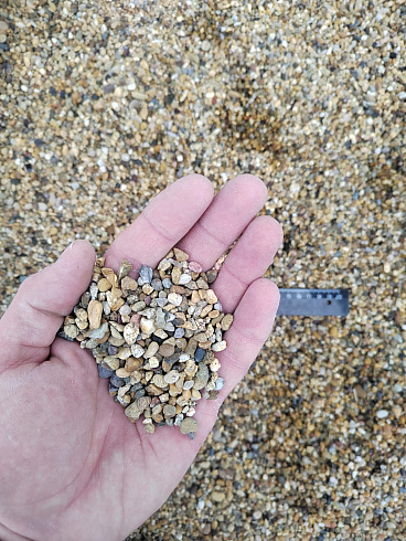 Галька речная окат (рыжая) фр.3-5 мм купить в Московской области 