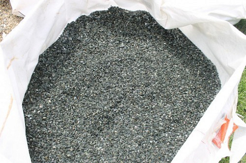 Kamenclub.ru: Щебень крошка зеленый (змеевик) фр. 5-10 мм  купить в Московской области змеевик зеленый, салатовый ландшафтный декоративный щебень крошка 7 200 руб/т   фото КАМЕНЬ КЛУБ