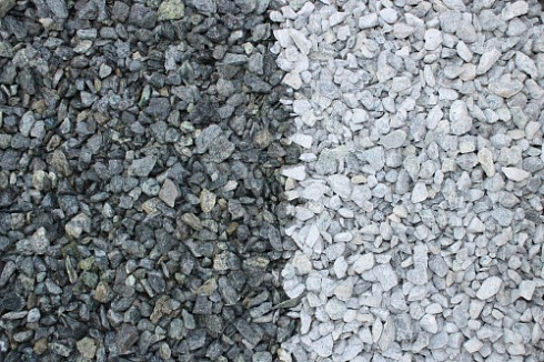 Kamenclub.ru: Щебень крошка зеленый (змеевик) фр. 10-20 мм.  купить в Московской области змеевик зеленый, салатовый декоративная ландшафтная каменная крошка щебня 7 200 руб/т   фото КАМЕНЬ КЛУБ