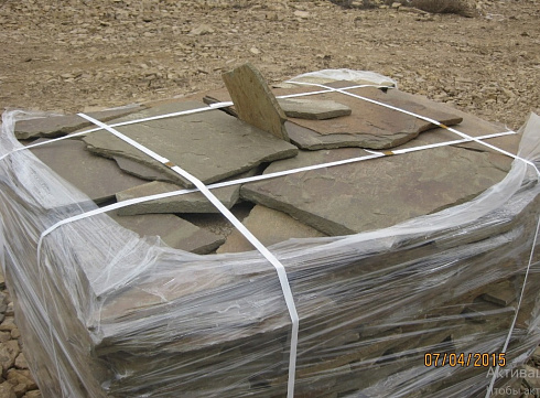 Kamenclub.ru: Песчаник пластушка серо-зеленый (4,0 см- 5,0 см)  купить в Московской области песчаник серо-зеленый, серый, зеленый песчаник рваный ландшафтный колотый 9000 руб/м3   фото КАМЕНЬ КЛУБ