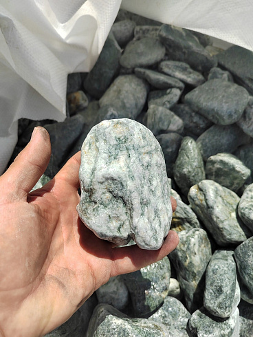 фото Галтованный жадеит (фр. 70-100 мм)  купить в Московской области в интернет-портале КАМЕНЬ КЛУБ