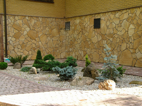 Kamenclub.ru: Песчаник пластушка желтый с разводом под дерево (2 см)  купить в Московской области плитняк желтый с разводами, желтый, рыжий, серый песчаник пластушка рваная ландшафтная 11 000 руб/м3   фото КАМЕНЬ КЛУБ