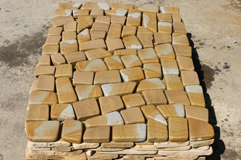 Kamenclub.ru: Песчаник брусчатка (Готика) art PSG-L-01  купить в Московской области    2300 руб/кв.м   фото КАМЕНЬ КЛУБ