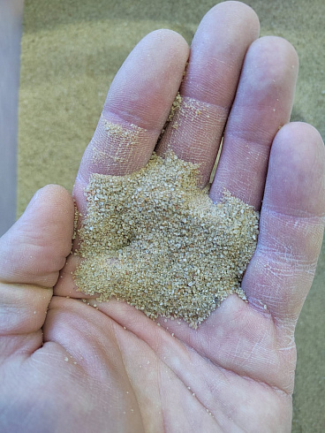 Кварцевый песок для площадок фр. 0,16-0,63 мм.  купить в Московской области фото Камень Клуб