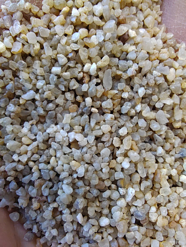 Кварцевый песок сухой фракцинированный фр. 1,2-2,5 мм.  купить в Московской области фото Камень Клуб