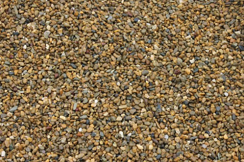 Kamenclub.ru: Галька окат (серо-желтая) фр.5-10 мм. купить  в Московской области галька речная рыжий, желтый, рыжий, серо-желтый речная окатанная галька декоративная 5000 руб/т   фото КАМЕНЬ КЛУБ