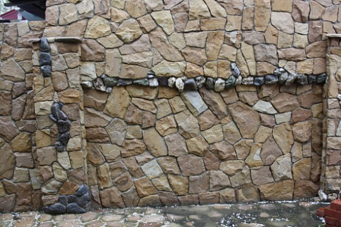 Kamenclub.ru: Песчаник колотый для облицовки (фр. 2-3 см)  купить в Московской области песчаник бежевый серый рыжий песчаник строительный 5000 руб/т   фото КАМЕНЬ КЛУБ