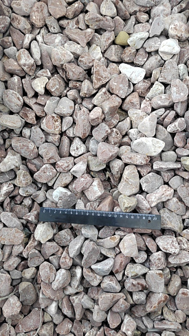 Kamenclub.ru: Мраморная крошка (щебень галтованный розовый) фр.20-40 мм.  купить в Московской области мрамор розовый, красный оголтованный округлый щебень  15000 руб/т   фото КАМЕНЬ КЛУБ