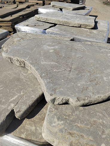 Kamenclub.ru: Песчаник галтованный для облицовки (фр. 2-5 см)  купить в Московской области песчник рыжий желтый серый песчаник окатанный речной 6 000 руб/т   фото КАМЕНЬ КЛУБ