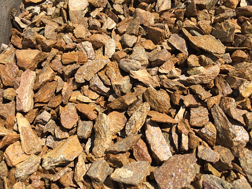 Kamenclub.ru: Щебень крошка желтый (ЗЛАТОЛИТ) фр. 40-70 мм.  купить в Московской области златолит мрамор бежевый, золотистый, желтый декоративный щебень  12000 руб/т   фото КАМЕНЬ КЛУБ