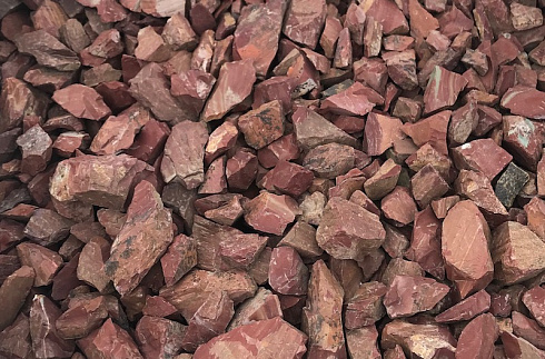 Kamenclub.ru: Щебень крошка красный (ЯШМА) фр. 5-10 мм.  купить в Московской области крошка каменная яшмы красный, бордовый, темно-красный декоративная крошка ландшафтная каменная яшмоидная 8500 руб/т   фото КАМЕНЬ КЛУБ
