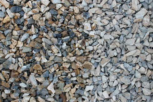 Kamenclub.ru: Мраморная крошка (щебень крошка медовый), фр. 10-20 мм.  купить в Московской области песчаник бежевый, серый каменная ландшафтная крошка  12000 руб/т   фото КАМЕНЬ КЛУБ