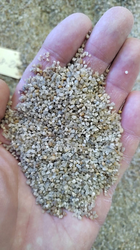 Кварцевый песок для пескоструйных работ фр. 0,8-1,6 мм.  купить в Московской области фото Камень Клуб