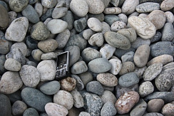 Kamenclub.ru: Галька речная окат (ассорти) фр. 50-100 мм. купить  в Московской области галька природная округлая серая белая черная серая коричневая синяя галька речная окатанная округлая 6200 руб/т   фото КАМЕНЬ КЛУБ