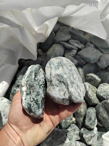 фото Галтованный жадеит (фр. 70-100 мм)  купить в Московской области в интернет-портале КАМЕНЬ КЛУБ