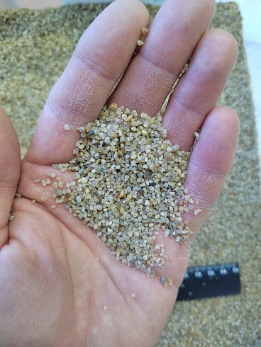 Кварцевый песок для площадок фр. 0,8 - 2 мм.  купить в Московской области фото Камень Клуб