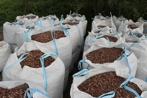 Kamenclub.ru: Мраморная крошка (щебень крошка розовый) фр. 20-40 мм.  купить в Московской области мрамор розовый, красный мраморная крошка декоративная 11000 руб/т   фото КАМЕНЬ КЛУБ