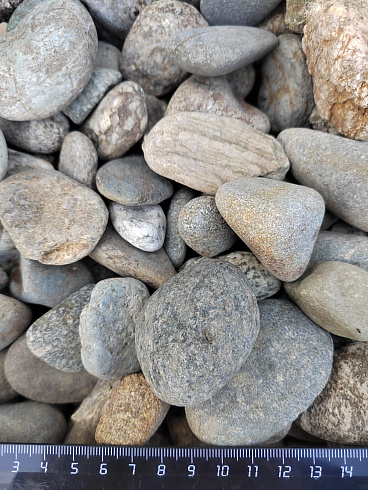 Kamenclub.ru: Галька речная окат (пестрая) фр. 20-40 мм. купить  в Московской области галька речная пестрая, серая, серые оттенки галька речная окатанная округлая 5000 руб/т   фото КАМЕНЬ КЛУБ