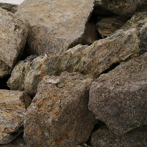 фото Змеевик салатовый  (фр. 70-100 мм)  купить в Московской области в интернет-портале КАМЕНЬ КЛУБ