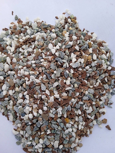Kamenclub.ru: Мраморная крошка (щебень крошка микс : белый-черный-розовый) фр. 5-10 мм.  купить в Московской области мрамор белый, черный, розовый, разноцветный микс декоративная мраморная каменная крошка 12000 руб/т   фото КАМЕНЬ КЛУБ