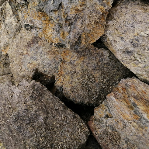 фото Змеевик салатовый  (фр. 70-100 мм)  купить в Московской области в интернет-портале КАМЕНЬ КЛУБ