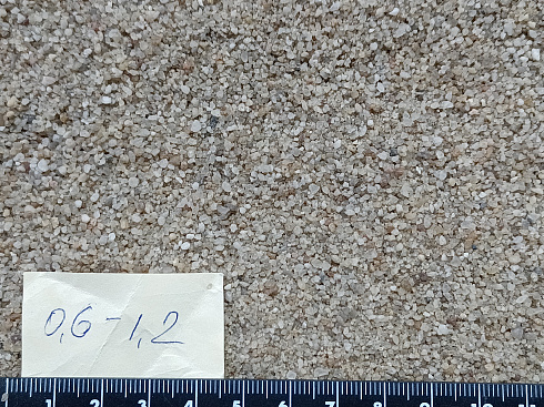 Кварцевый песок для площадок фр. 0,6-1,2 мм.  купить в Московской области фото Камень Клуб