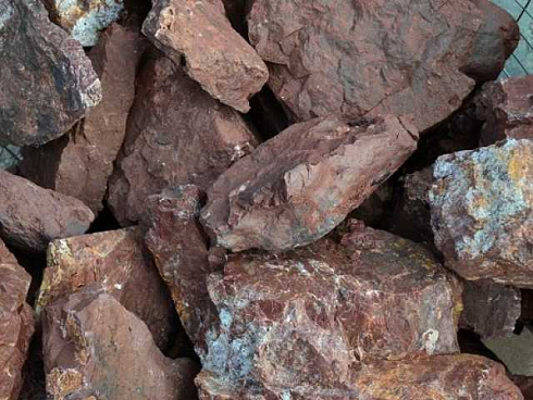 Kamenclub.ru: Щебень крошка красный (ЯШМА) фр. 10-20 мм.  купить в Московской области яшма красный, бордовый, оранжевый, рыжий декоративный каменный ландшафтный щебень колотый 9000 руб/т   фото КАМЕНЬ КЛУБ