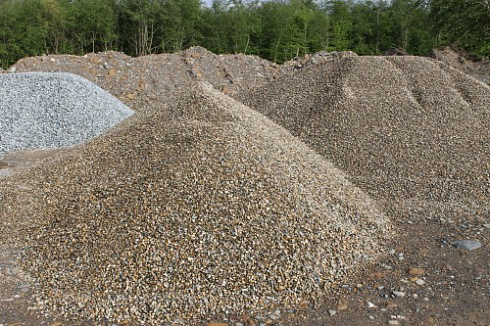 Kamenclub.ru: Галька окат (серо-желтая) фр.10-20 мм. купить  в Московской области галька серо-желтая, рыжая, серый речная окатанная округлая галька 5000 руб/т   фото КАМЕНЬ КЛУБ