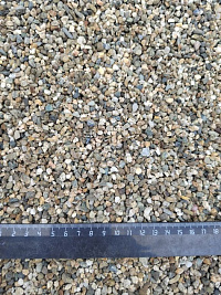 Kamenclub.ru: Галька речная окат (серая) фр.3-5 мм купить  в Московской области галька речная серая бежевый темно-серый окатанный речной камень округлый 9500 руб/т   фото КАМЕНЬ КЛУБ