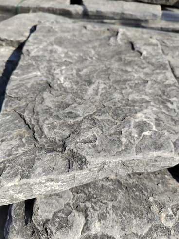 Kamenclub.ru: Песчаник галтованный для облицовки (фр. 2-5 см)  купить в Московской области песчник рыжий желтый серый песчаник окатанный речной 6 000 руб/т   фото КАМЕНЬ КЛУБ