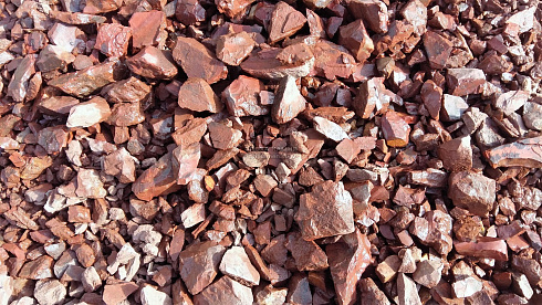 Kamenclub.ru: Щебень крошка красный (ЯШМА) фр. 5-10 мм.  купить в Московской области крошка каменная яшмы красный, бордовый, темно-красный декоративная крошка ландшафтная каменная яшмоидная 8500 руб/т   фото КАМЕНЬ КЛУБ